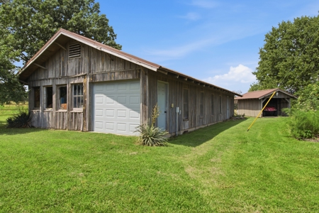 Spectacular 202 Acre Cattle and Horse Farm w/ Custom Rustic Home - image 34