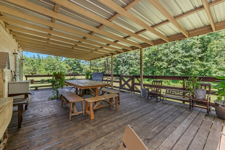 East Texas Country Home with Acreage & Workshop in Atlanta TX - image 5