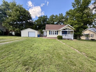 Charming 2BD Cottage With Hardwood Floors For Sale in Salem, MO - image 20