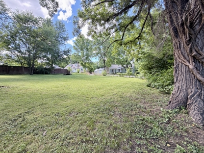 Charming 2BD Cottage With Hardwood Floors For Sale in Salem, MO - image 19