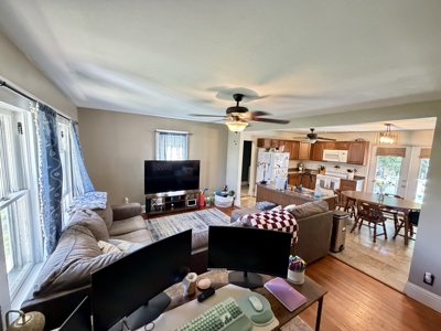 Charming 2BD Cottage With Hardwood Floors For Sale in Salem, MO - image 4