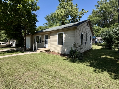 Updated 2BD Home With Hardwood Floors For Sale in Salem, MO - image 23