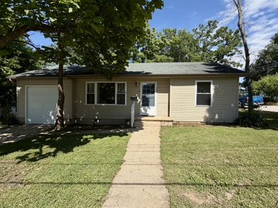 Updated 2BD Home With Hardwood Floors For Sale in Salem, MO - image 1