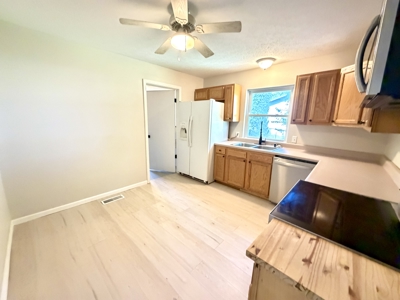 Updated 2BD Home With Hardwood Floors For Sale in Salem, MO - image 9