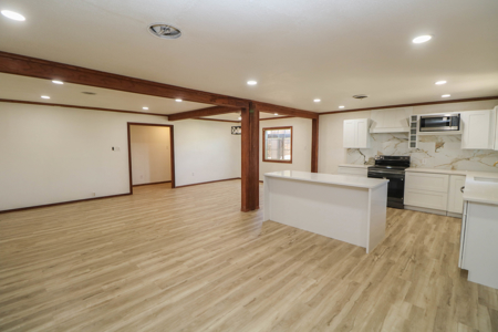 New Listing in SUDAN, TX 3/2/1 w/a SHOP! - image 1