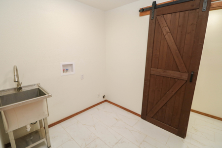 New Listing in SUDAN, TX 3/2/1 w/a SHOP! - image 6