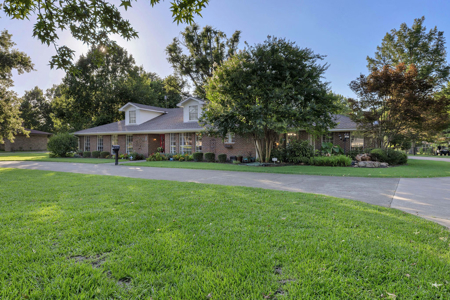 Ultimate Family Home on 2+ Acres Winnsboro Wood County East Texas - image 3