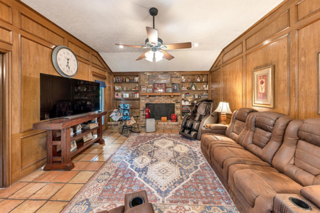 Ultimate Family Home on 2+ Acres Winnsboro Wood County East Texas - image 17