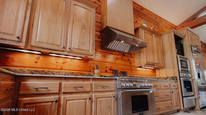 158± Acres with Custom Homes in Oakdale, Louisiana