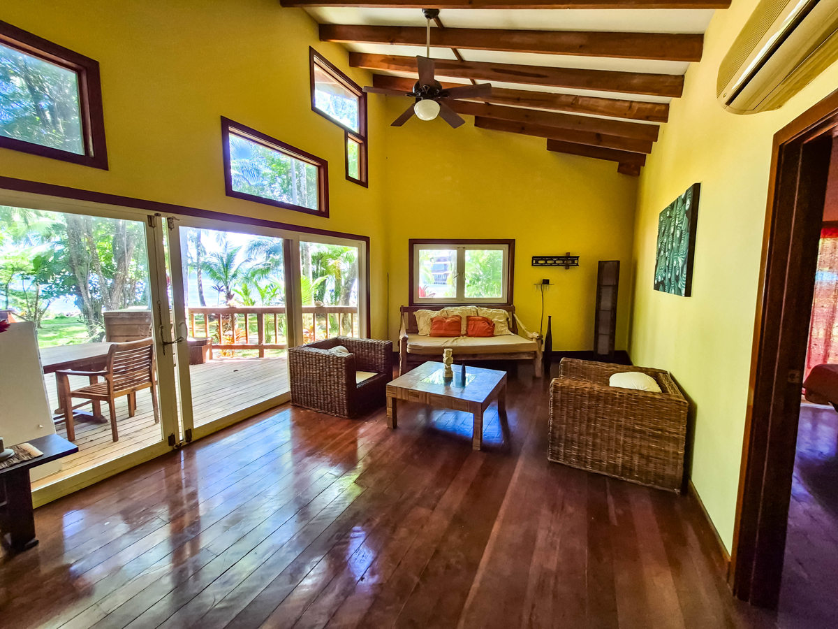 Titled Beachfront Home — Isla Carenero - 16