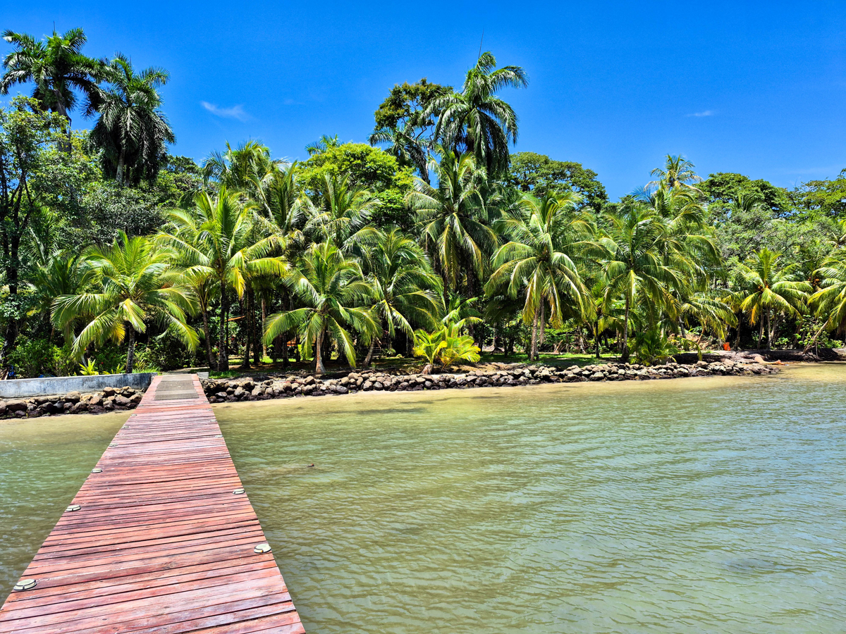 Titled Beachfront Home — Isla Carenero - 37