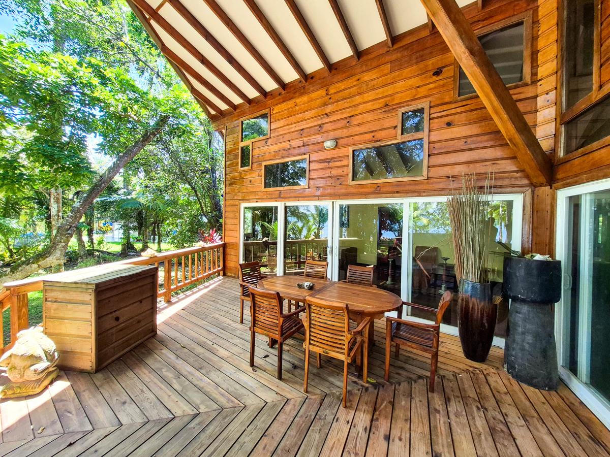 Titled Beachfront Home — Isla Carenero - 8