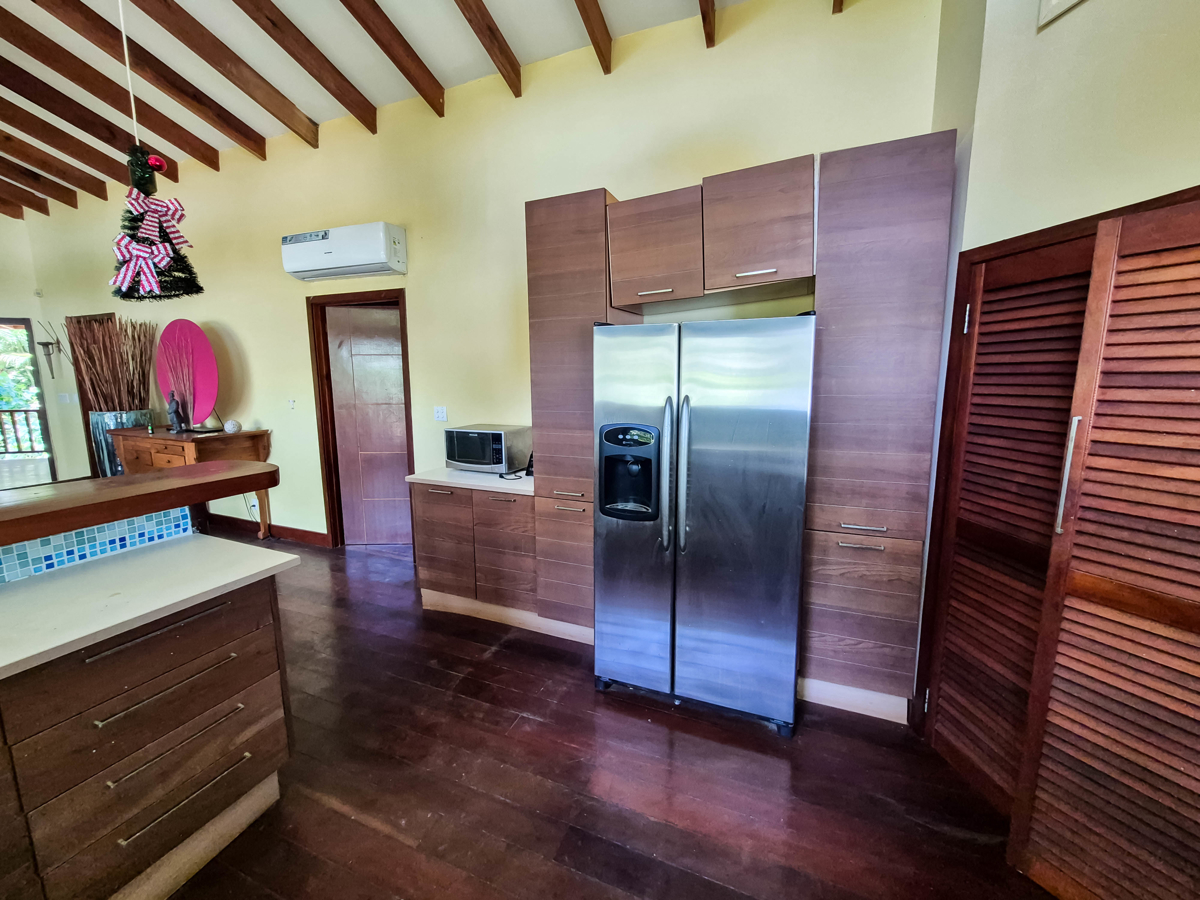 Titled Beachfront Home — Isla Carenero - 13