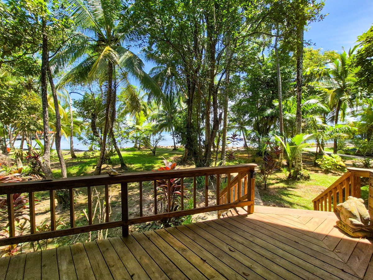 Titled Beachfront Home — Isla Carenero - 34