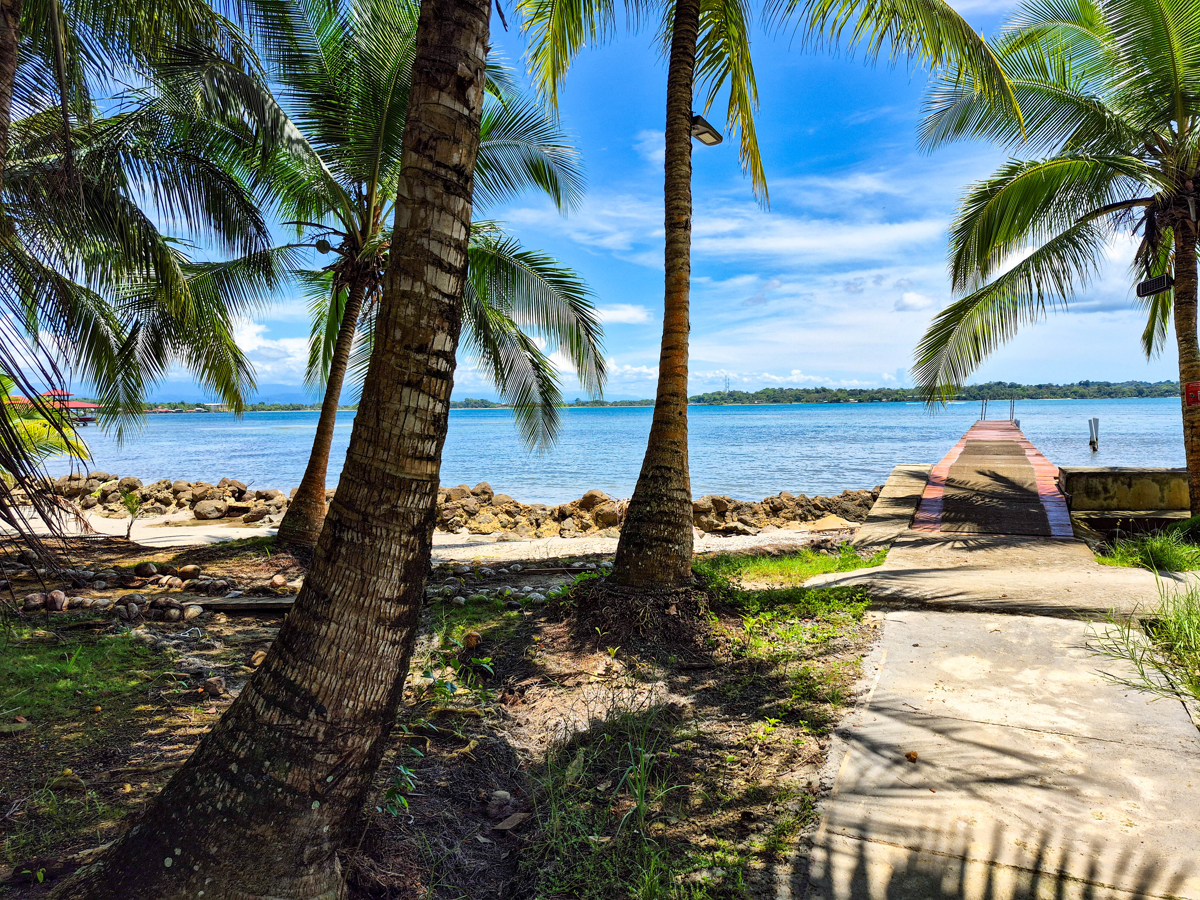 Titled Beachfront Home — Isla Carenero - 36