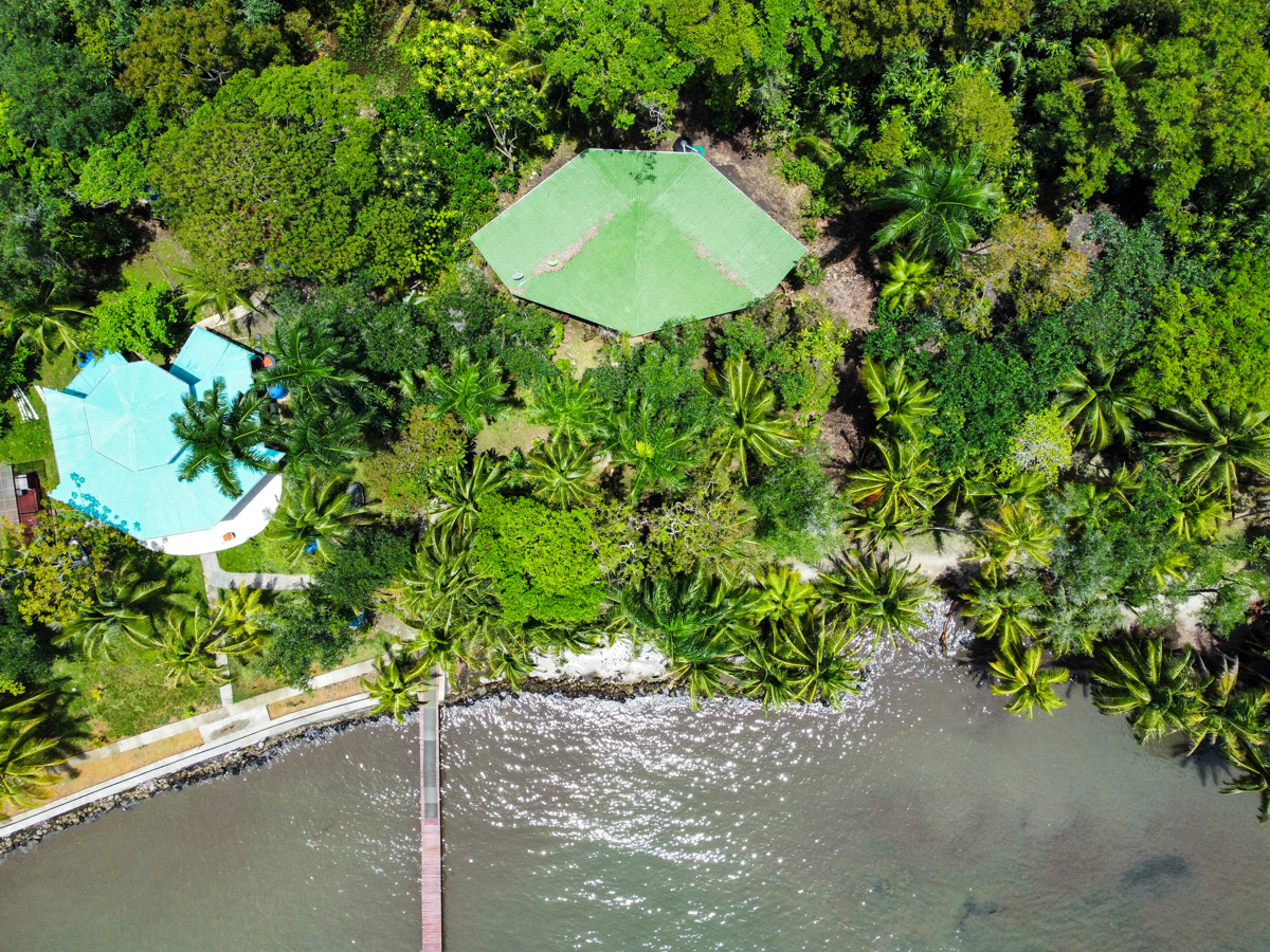 Titled Beachfront Home — Isla Carenero - 39