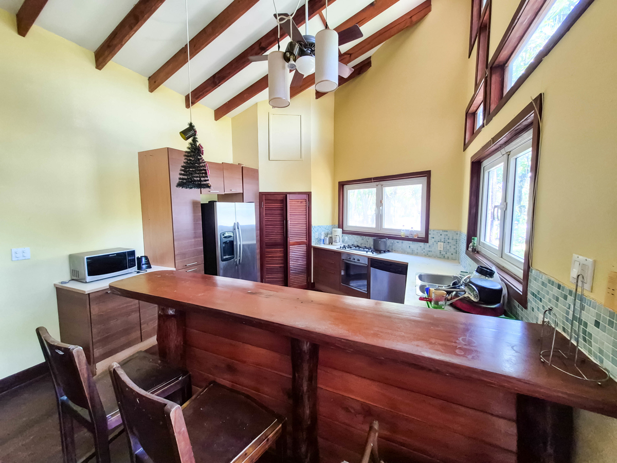 Titled Beachfront Home — Isla Carenero - 11