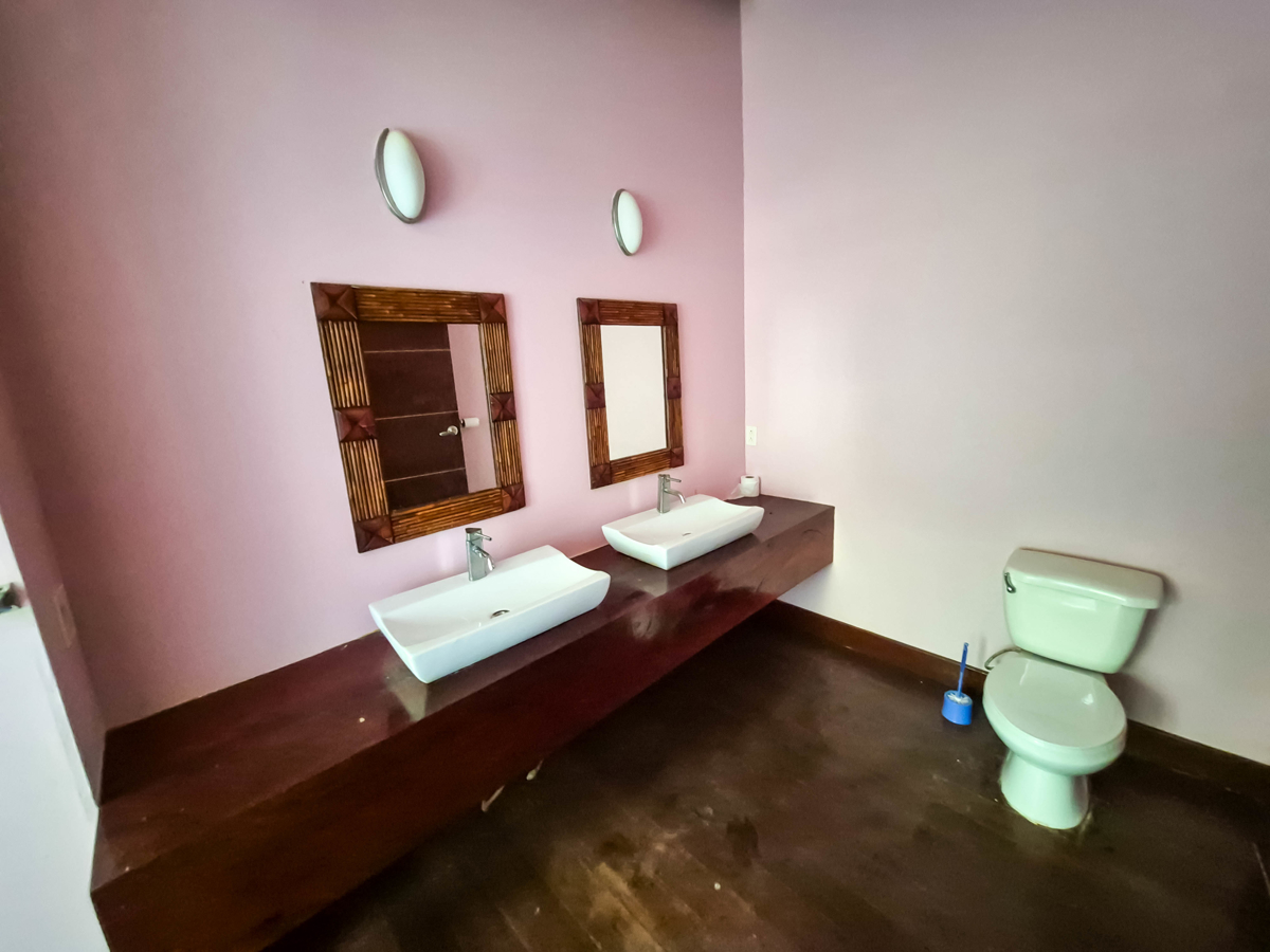 Titled Beachfront Home — Isla Carenero - 22