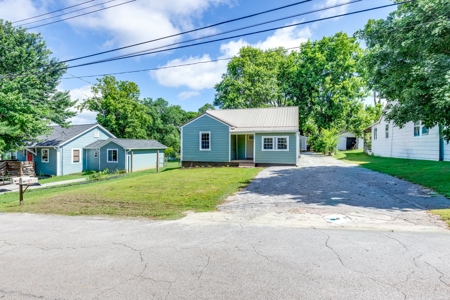 Home In Town for Sale in Maury County, Tennessee - image 2