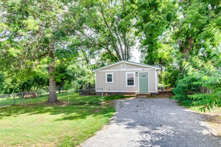 Home In Town for Sale in Maury County, Tennessee - image 29