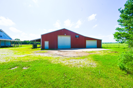 Country Home for Sale in Wheatland, Missouri - image 15