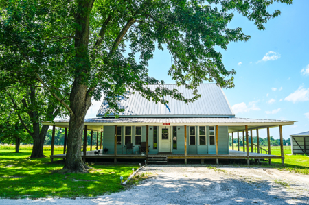 Country Home for Sale in Wheatland, Missouri - image 1