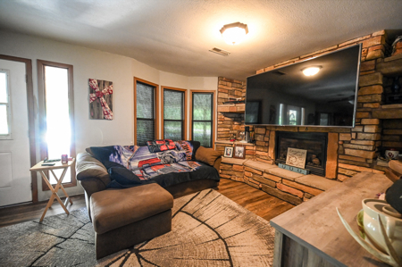 Country Home for Sale in Wheatland, Missouri - image 19