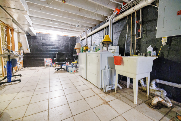 Bloomington IN Home on 7 Acres for Sale | Barn, Pasture, Trails &