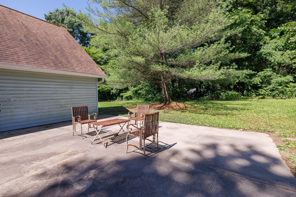 Bloomington IN Home on 7 Acres for Sale | Barn, Pasture, Trails &