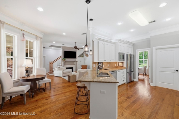 Clinton MS Home for Sale on 1.67 Acres with Pool