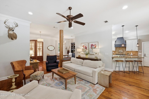 Clinton MS Home for Sale on 1.67 Acres with Pool