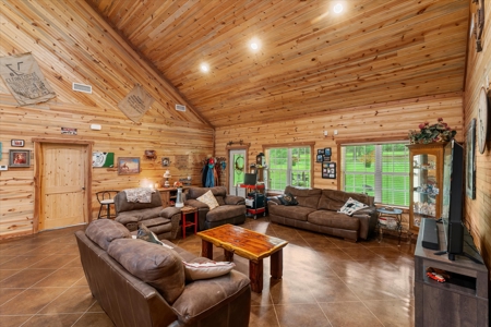 Custom Wood Home on 14.51 Acres in Hughes Springs, TX - image 22