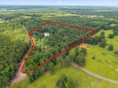 Custom Wood Home on 14.51 Acres in Hughes Springs, TX - image 9