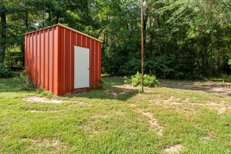 Custom Wood Home on 14.51 Acres in Hughes Springs, TX - image 6