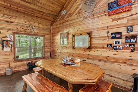Custom Wood Home on 14.51 Acres in Hughes Springs, TX - image 17