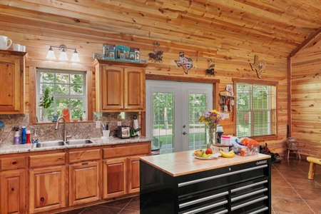 Custom Wood Home on 14.51 Acres in Hughes Springs, TX - image 16