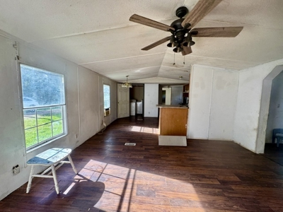 Great Investment Property, or fixer upper to make your own. Call - image 6