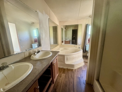 Great Investment Property, or fixer upper to make your own. Call - image 10