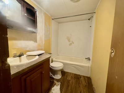 Great Investment Property, or fixer upper to make your own. Call - image 13