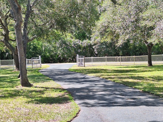 Suwannee River Home With Deep Water Floating Dock On Paved Road