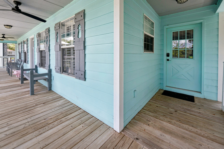 Suwannee River Home With Deep Water Floating Dock On Paved Road - image 6