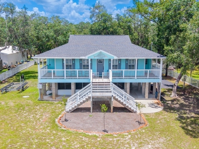 Suwannee River Home With Deep Water Floating Dock On Paved Road - image 1