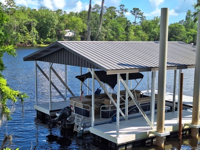 Suwannee River Home With Deep Water Floating Dock On Paved Road - image 38