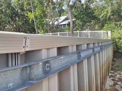 Suwannee River Home With Deep Water Floating Dock On Paved Road - image 36