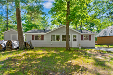 Classic Canada Creek Ranch Cabin with Lake Geneva Views - image 8