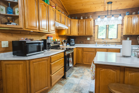 Log Home on Acreage-Hancock County Tennessee For Sale-Thorn Hill - image 12