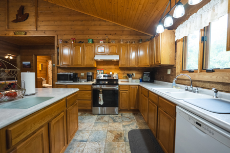 Log Home on Acreage-Hancock County Tennessee For Sale-Thorn Hill - image 10
