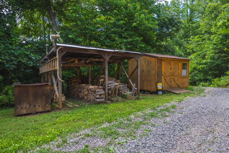 Log Home on Acreage-Hancock County Tennessee For Sale-Thorn Hill - image 39