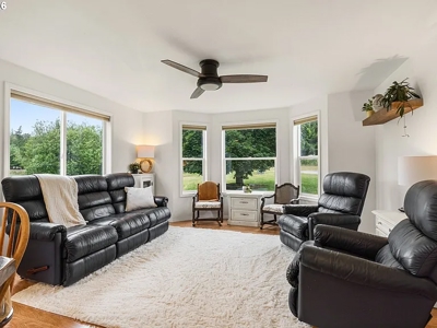 Country Living on 5 Private Acres Near Battle Ground - image 11