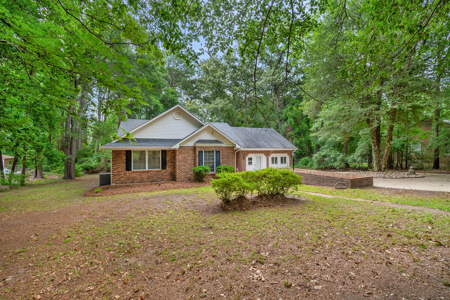 Bridlewood Home, Cheraw, with Space, Updates & Workshop - image 3